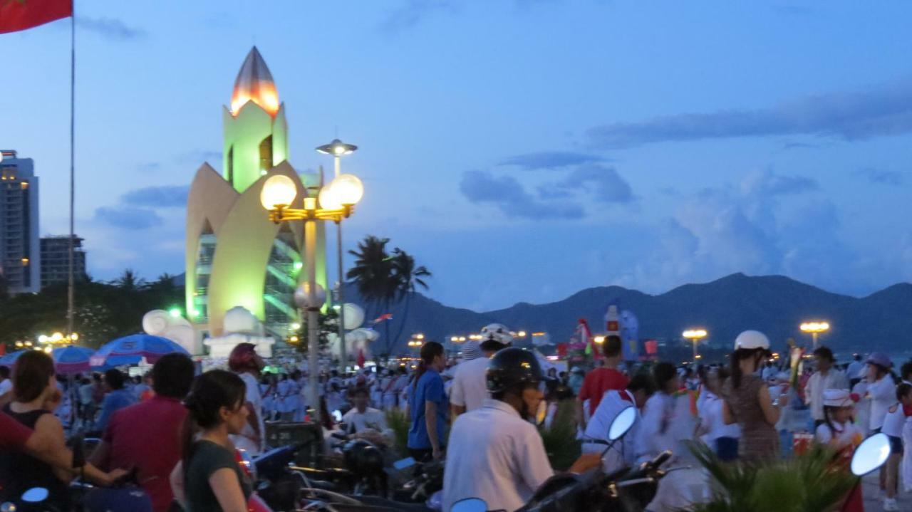Hotel Hong Hac Nha Trang Esterno foto